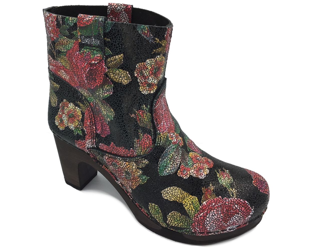 Sanitas boots deals